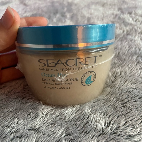 Seacret Ocean Mist Salt and Oil Scrub - Picture 5 of 15